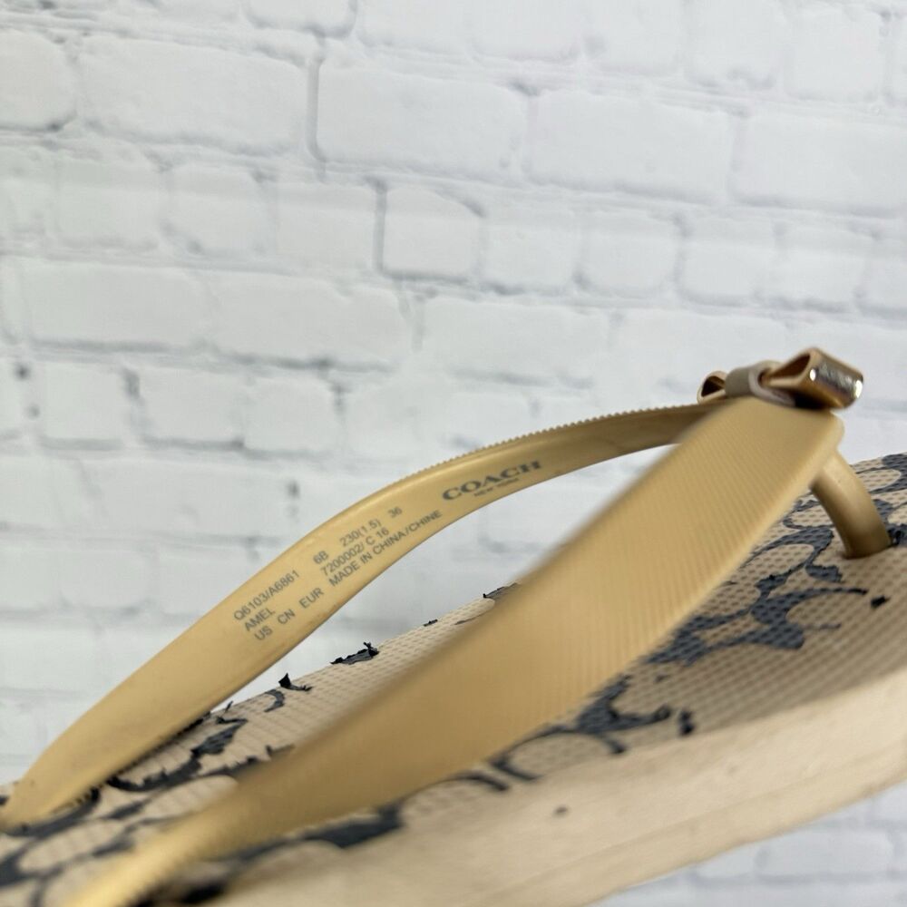 Coach Signature Print Flip Flops Sandals Women Size  6 Tan Logo Thong Summer - Picture 14 of 14